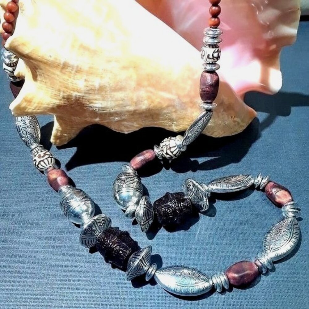 Vintage Avon Tribal Chunky Bead Necklace Carved Look Chocolate and Rust Beads